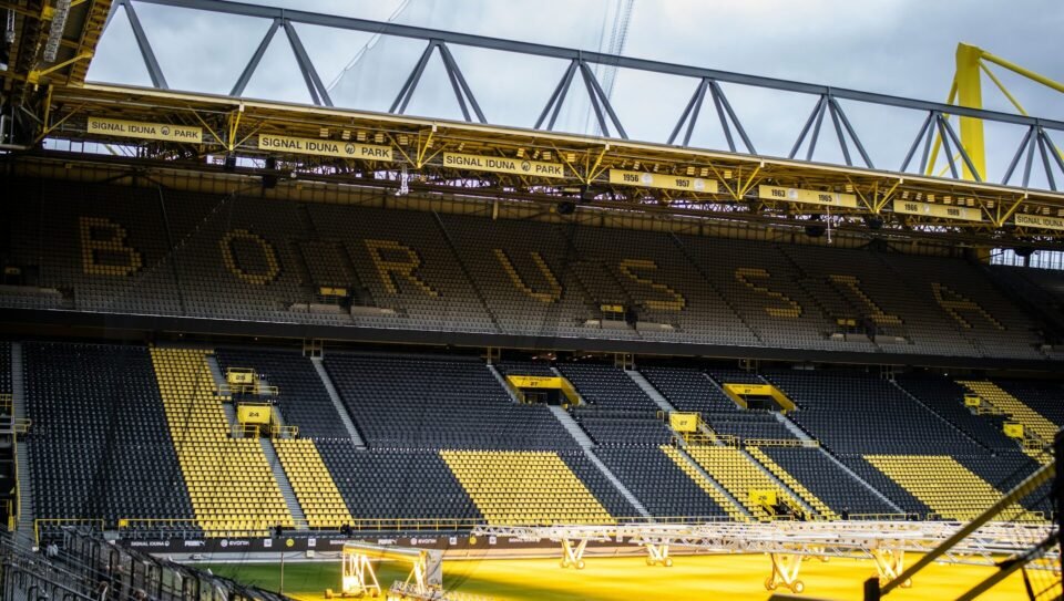 signal iduna park borussia dortmund duitsland curva trivela
